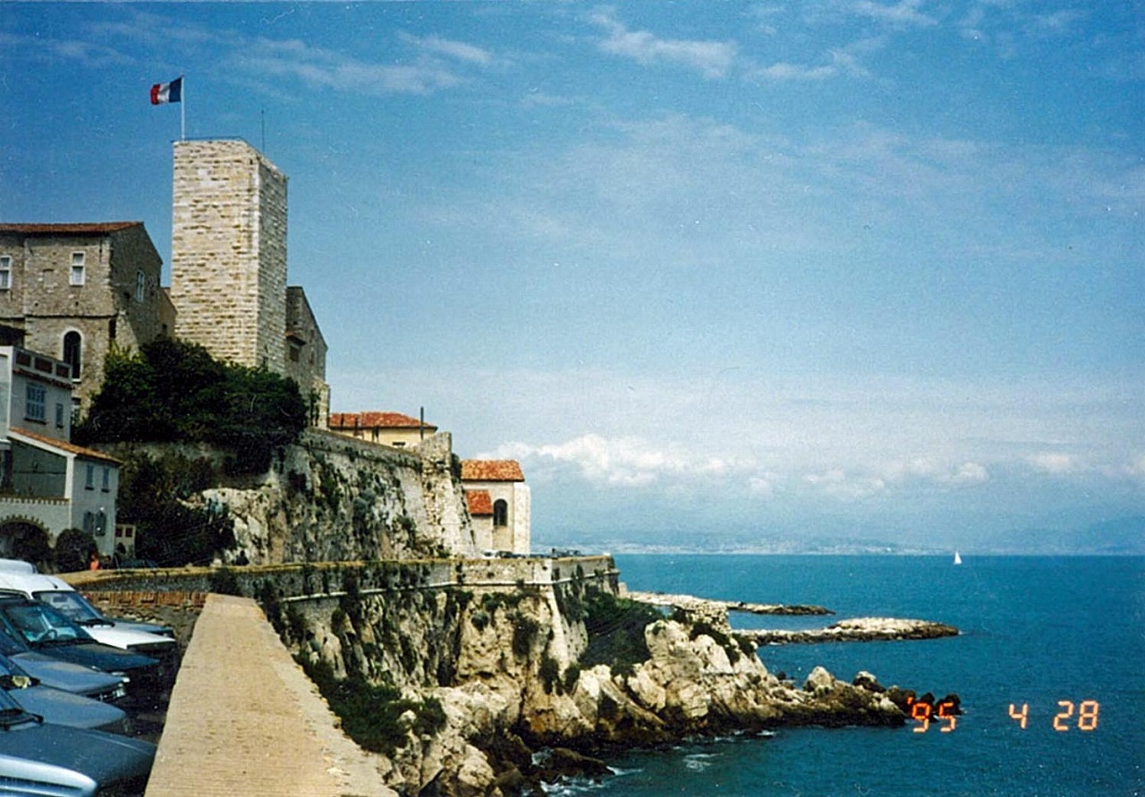 アンティーブ Antibes