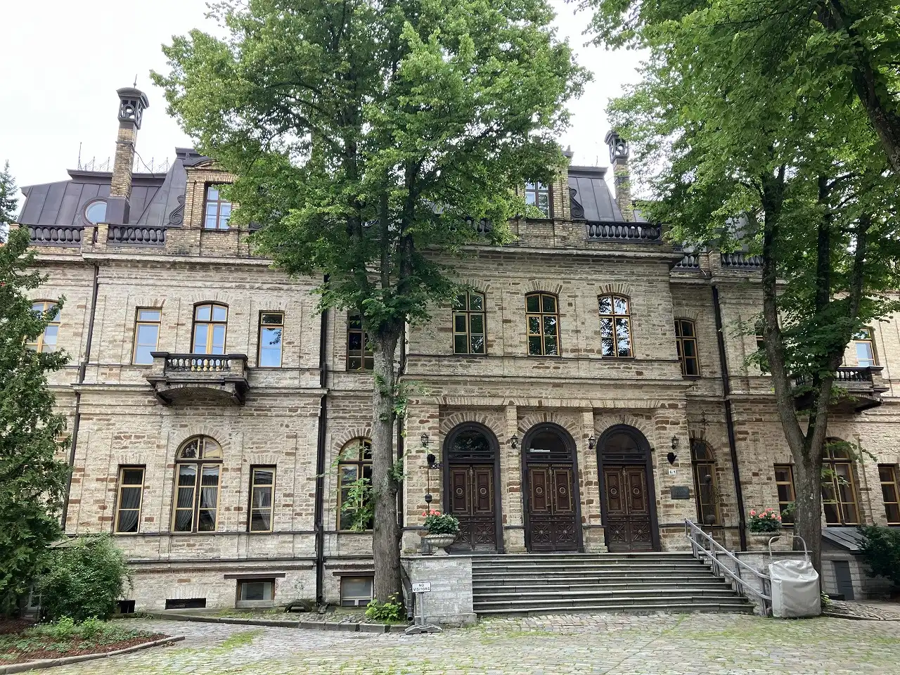 ウンゲルン・シュテルンベルク宮殿 Ungern-Sternbergi palee