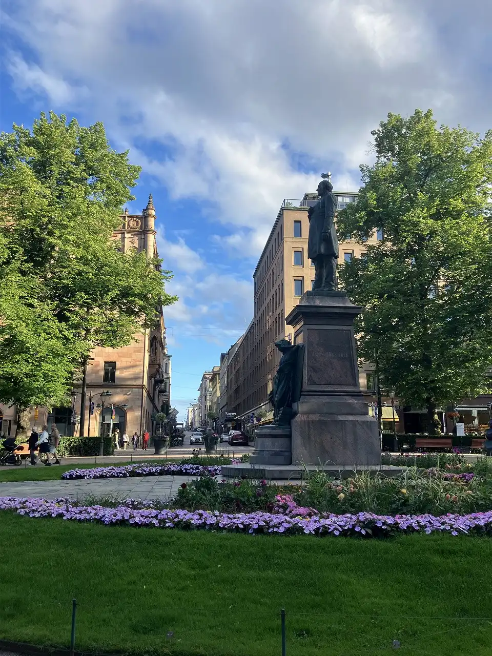 ルーンベルクの像 Johan Ludvig Runeberg