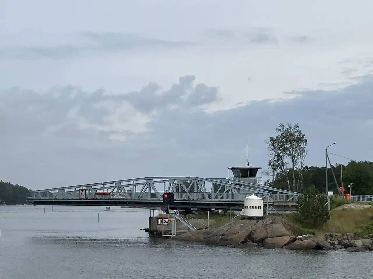 ヘボサルミ旋回橋 Hevossalmen kääntösilta