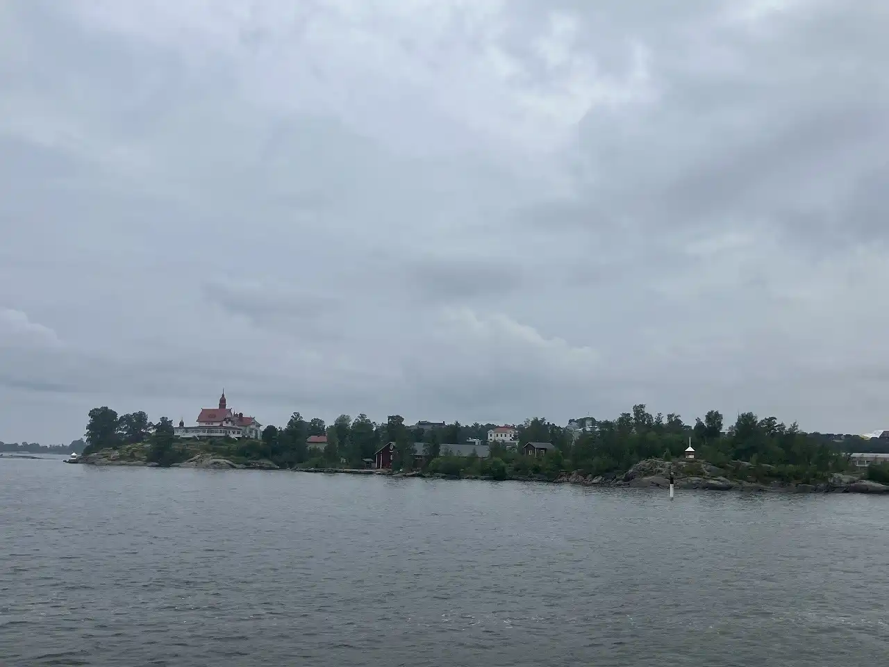 ヴァルコサーリ島 Valkosaari
