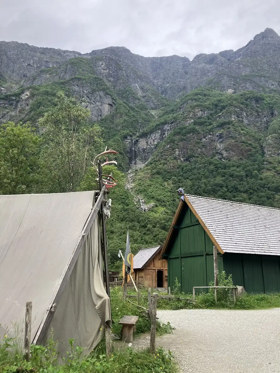 グドヴァンゲン Gudvangen