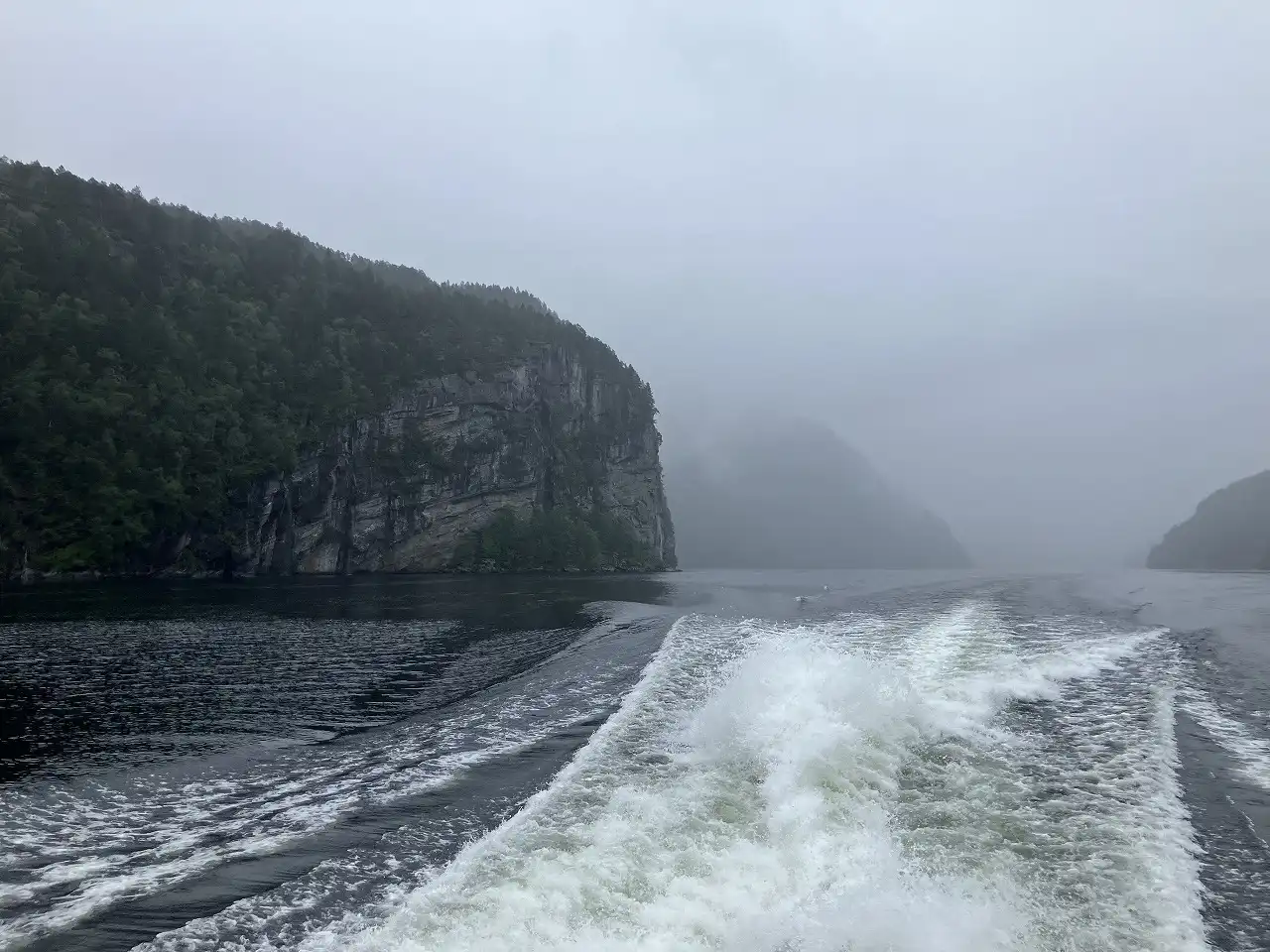 モストラウメンフィヨルド Mostraumenfjord