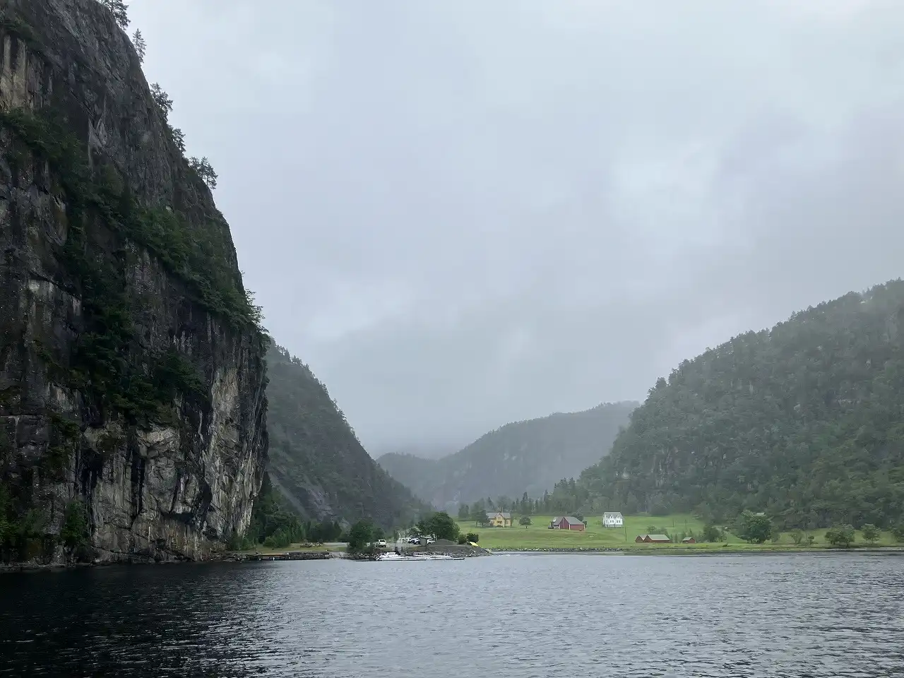 モストラウメンフィヨルド Mostraumenfjord