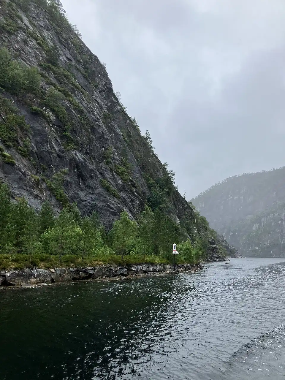 モストラウメンフィヨルド Mostraumenfjord