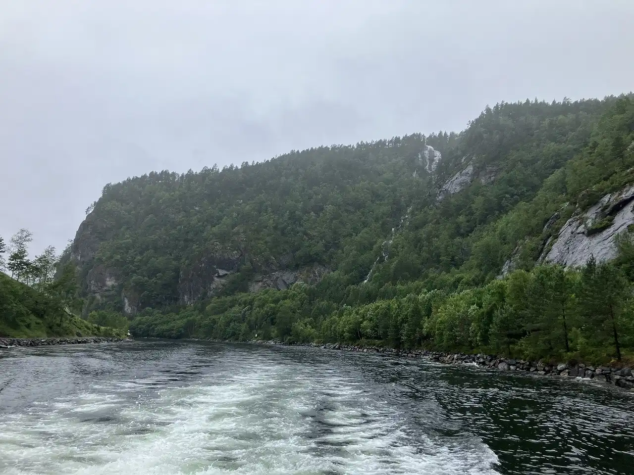 モストラウメンフィヨルド Mostraumenfjord