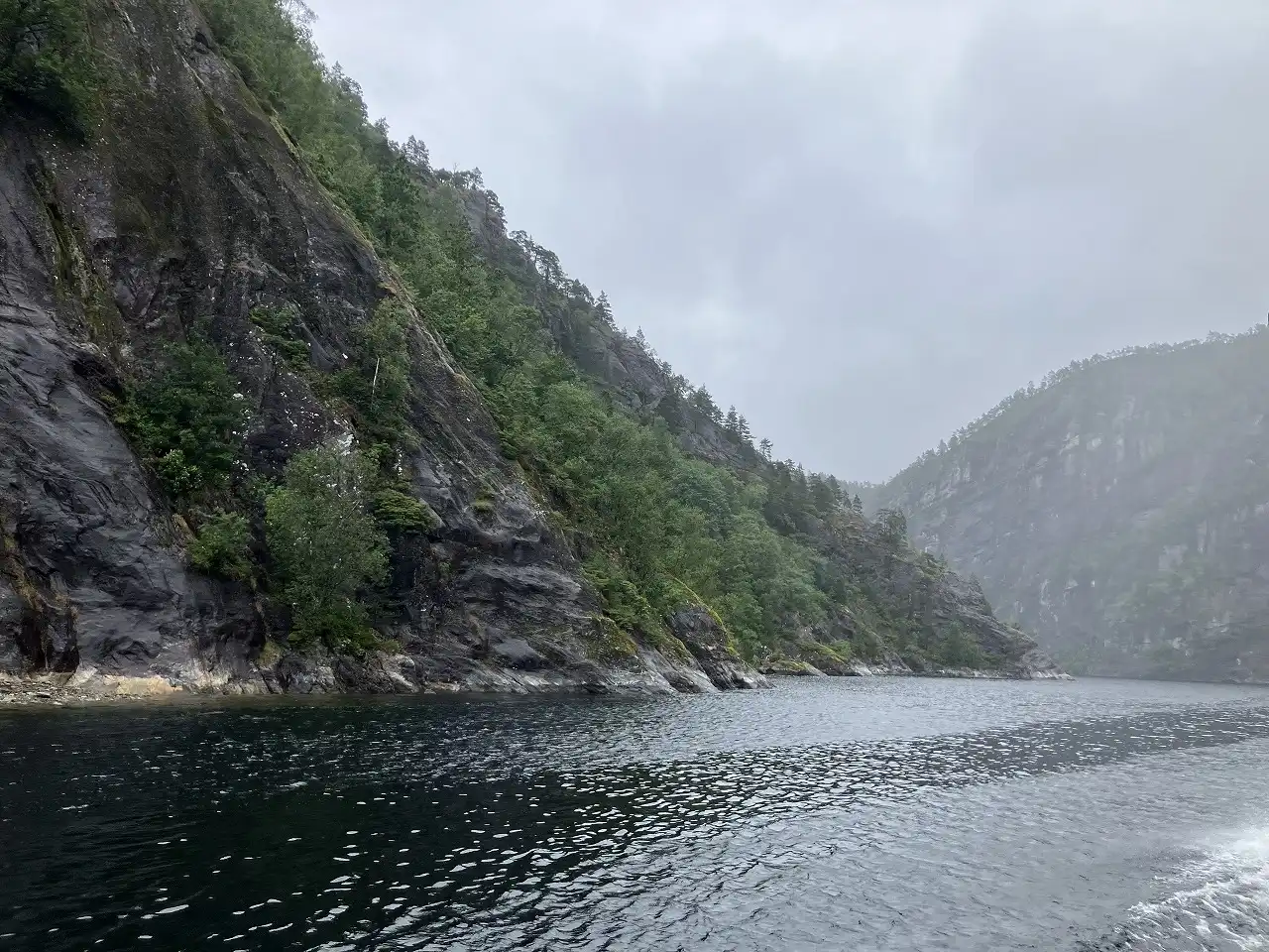 モストラウメンフィヨルド Mostraumenfjord