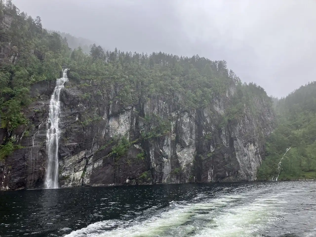 モストラウメンフィヨルド Mostraumenfjord
