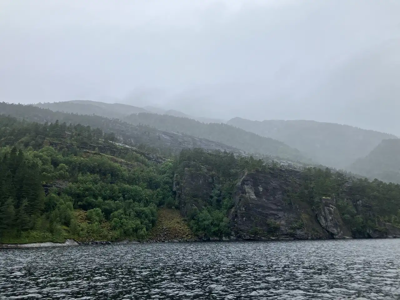 モストラウメンフィヨルド Mostraumenfjord