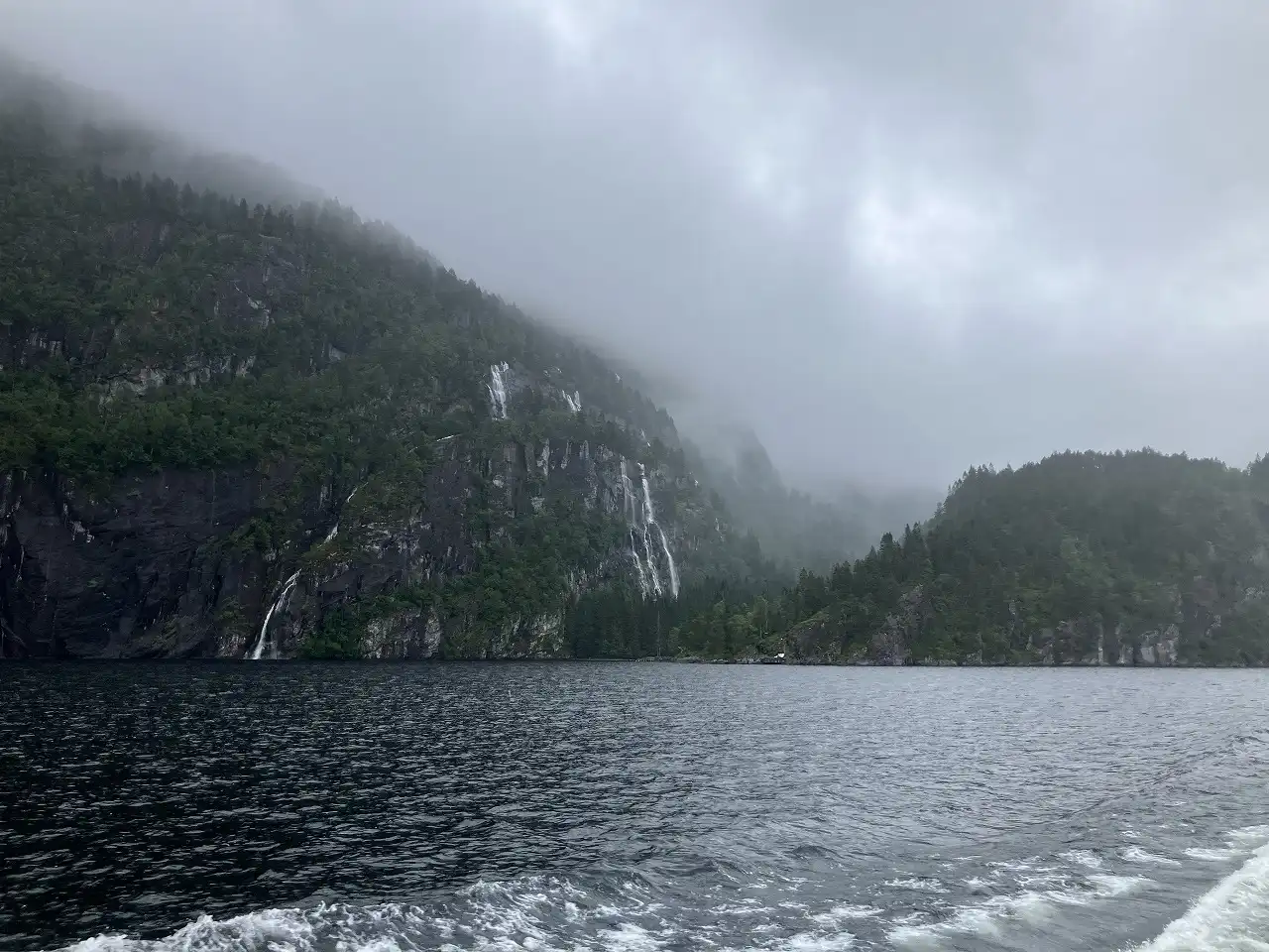 モストラウメンフィヨルド Mostraumenfjord