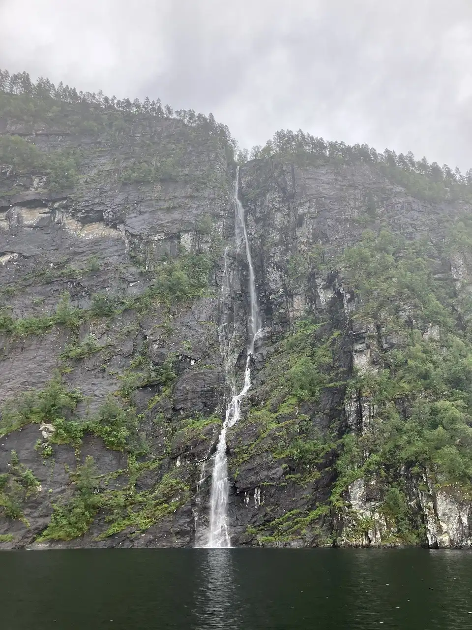 モストラウメンフィヨルド Mostraumenfjord