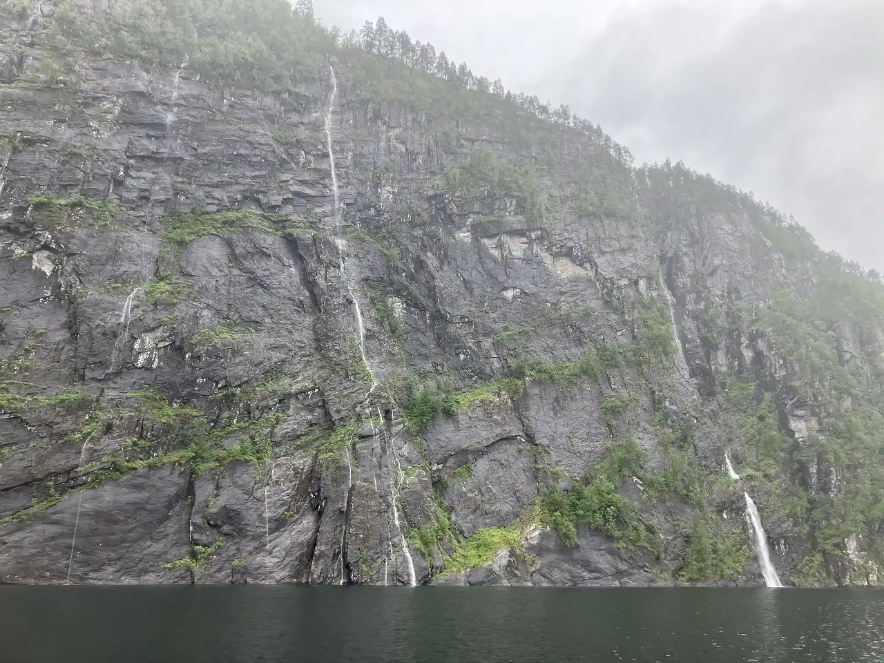 モストラウメンフィヨルド Mostraumenfjord