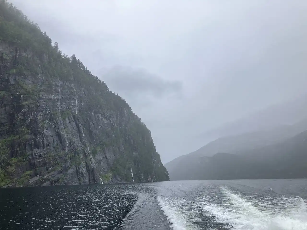 モストラウメンフィヨルド Mostraumenfjord