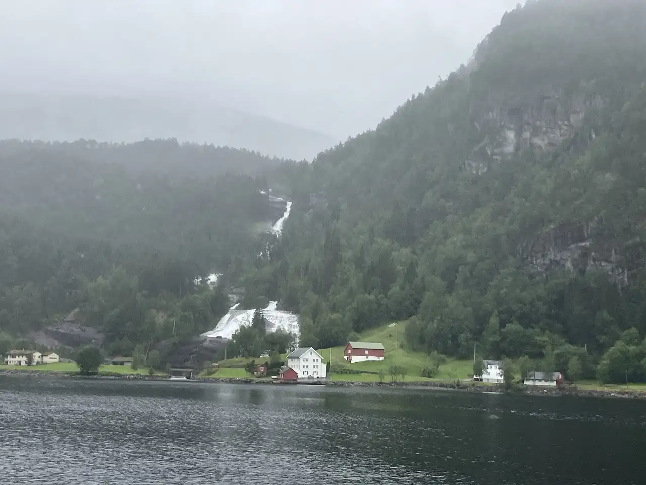 モストラウメンフィヨルド Mostraumenfjord