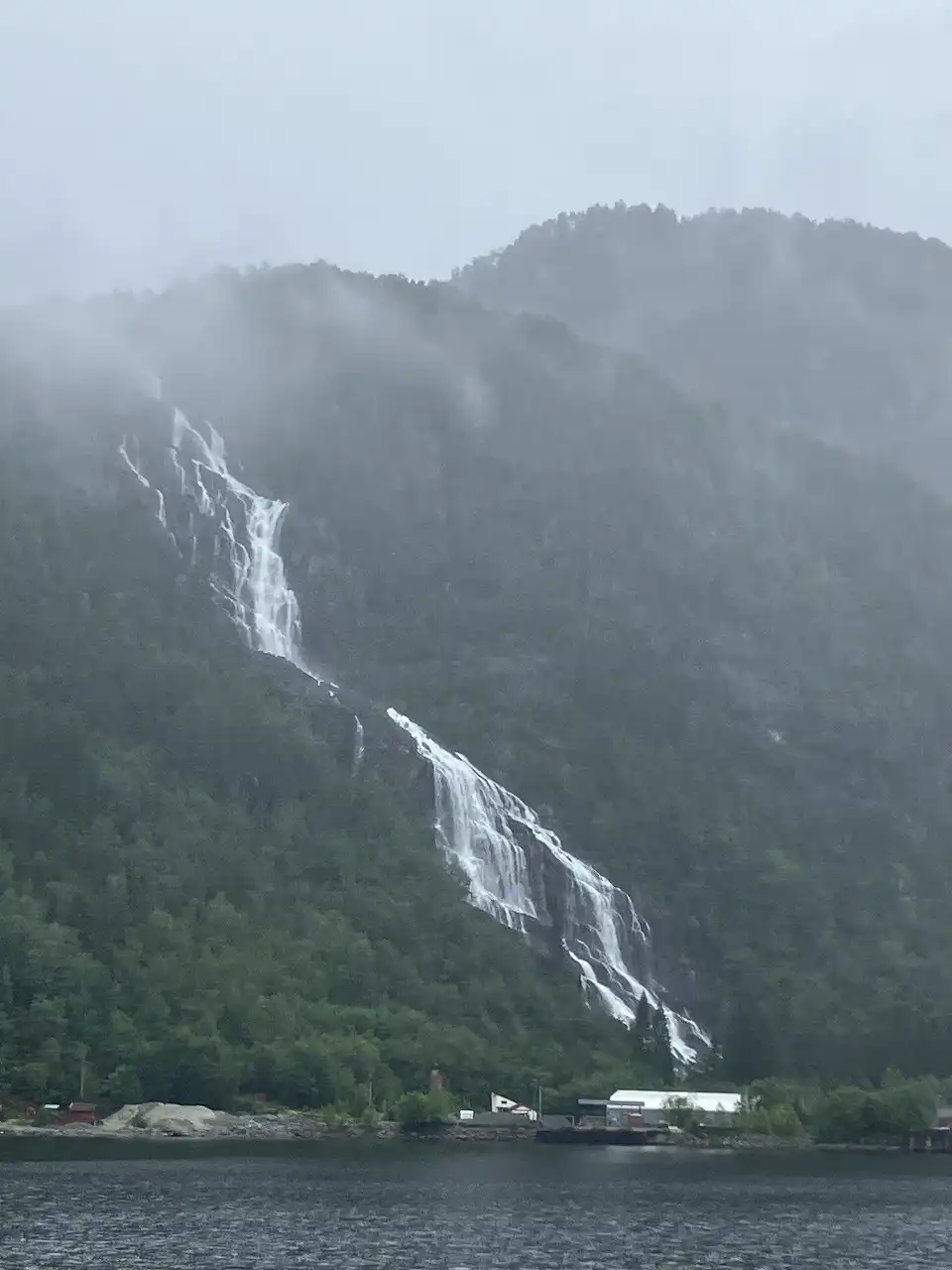 モストラウメンフィヨルド Mostraumenfjord