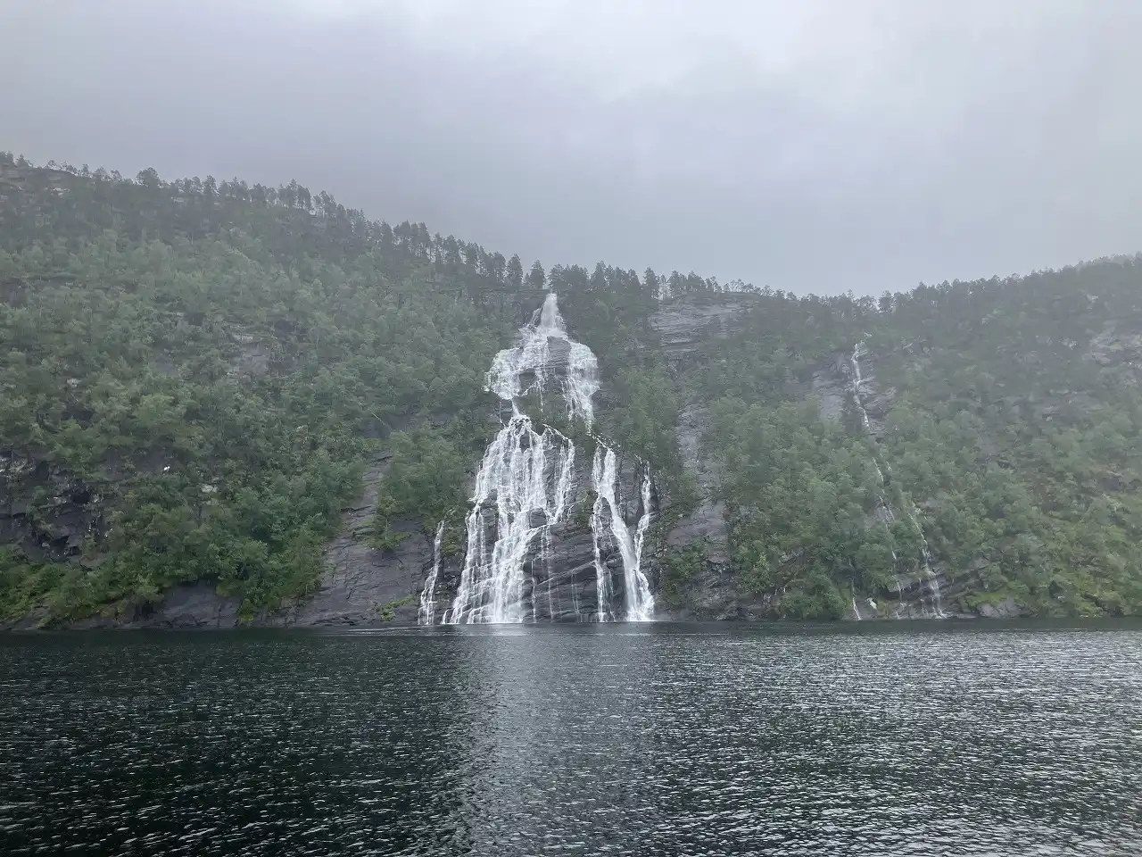モストラウメンフィヨルド Mostraumenfjord