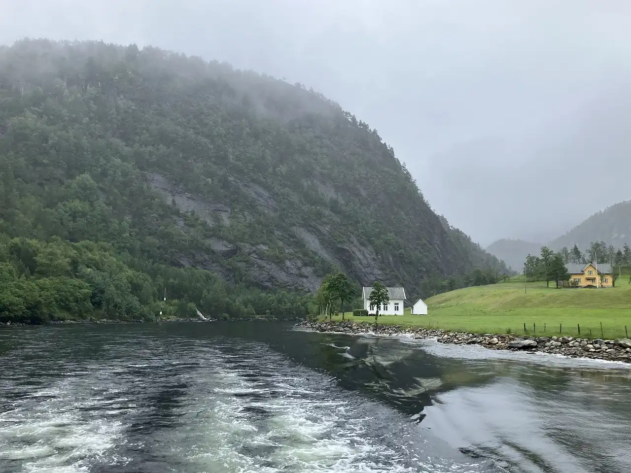 モストラウメンフィヨルド Mostraumenfjord