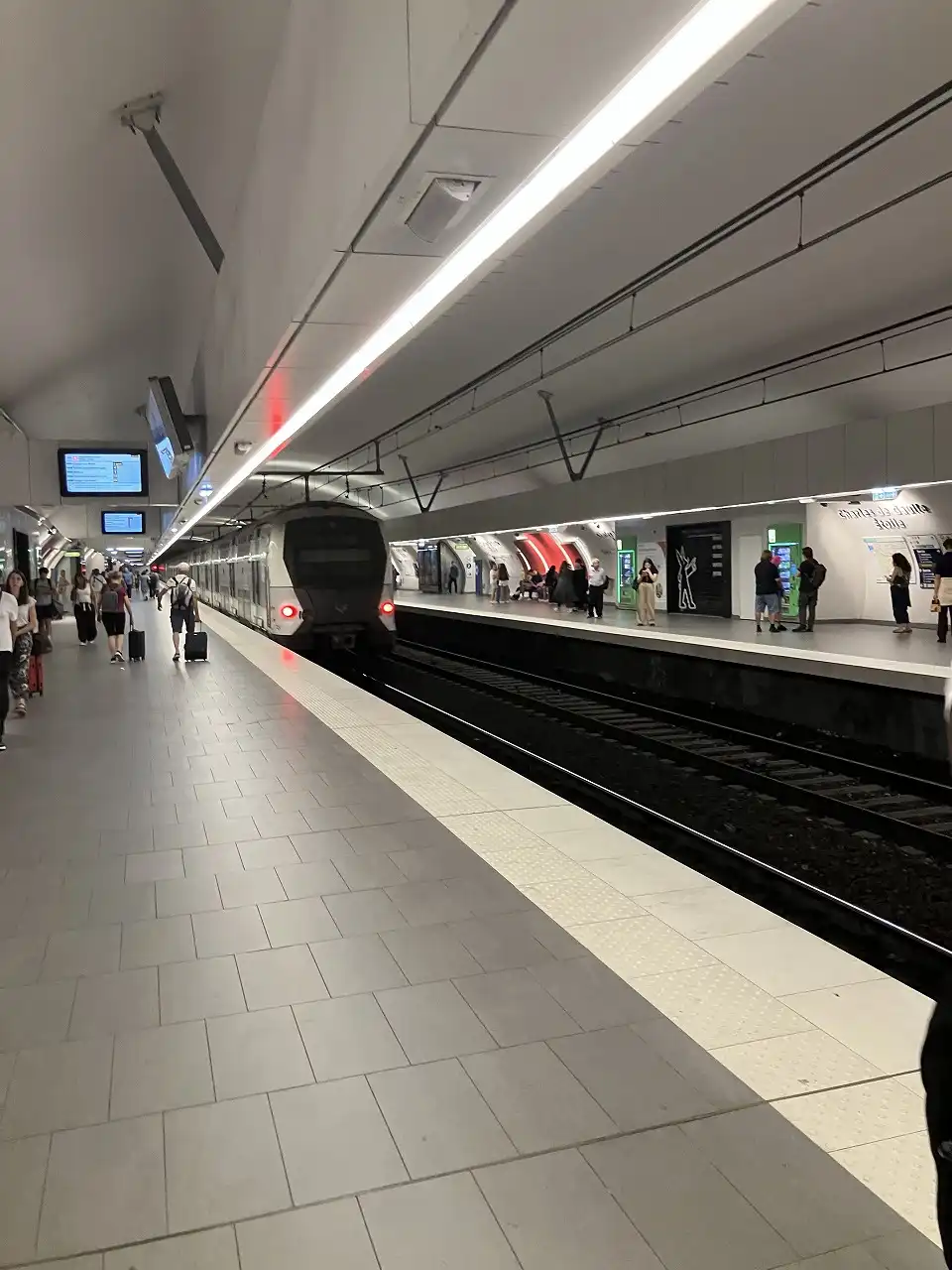 パリ 高速郊外鉄道 Paris RER