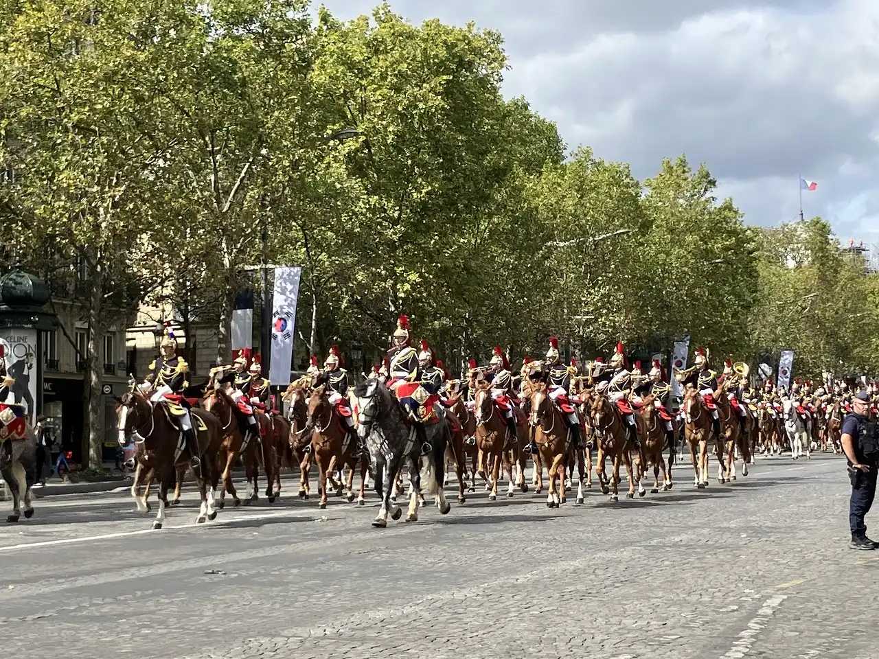 シャンゼリゼ通り Avenue des Champs-Élysées