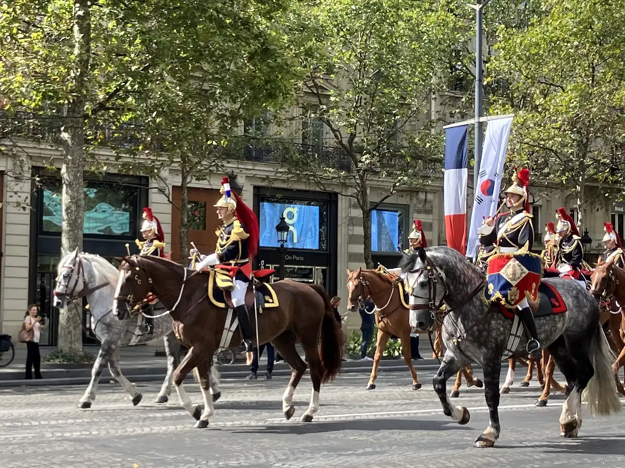 シャンゼリゼ通り Avenue des Champs-Élysées
